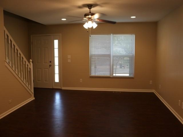 5735 Cruiser Ave - Photo 2 of 14