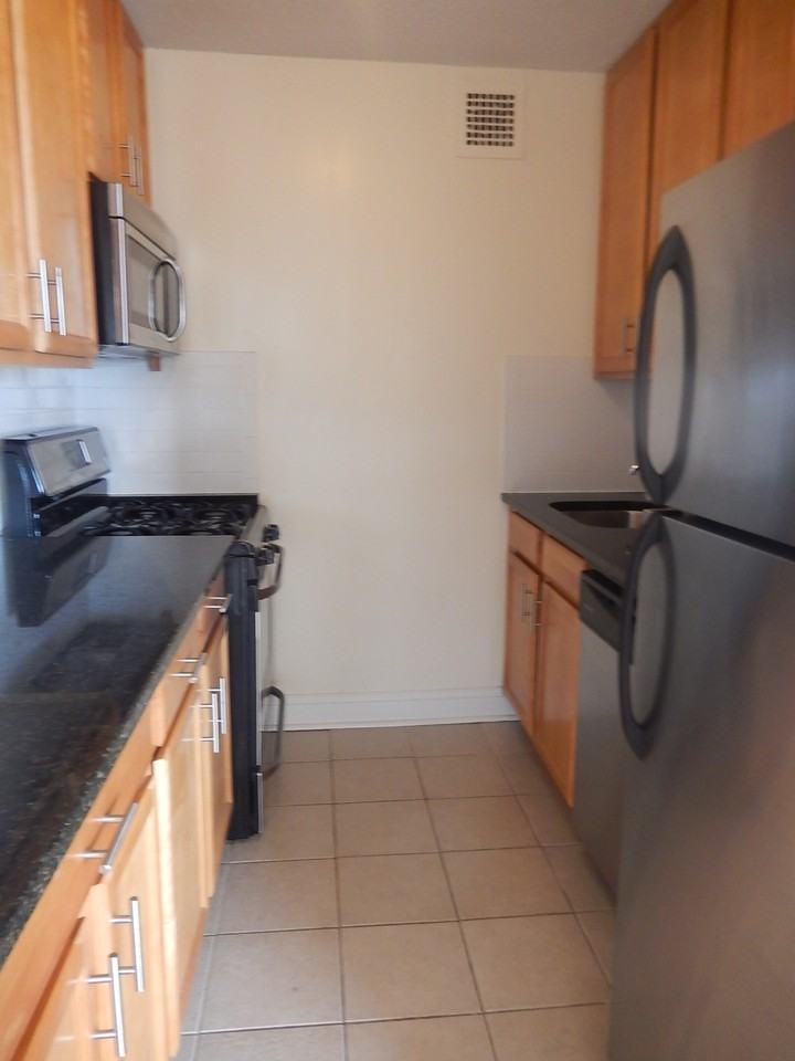 W 111th St & E 111th St #17H