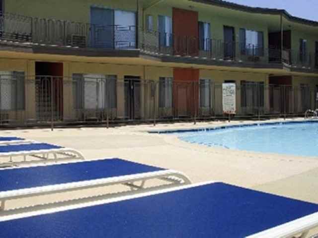 Sunset Plaza Apartments - Photo 3 of 6