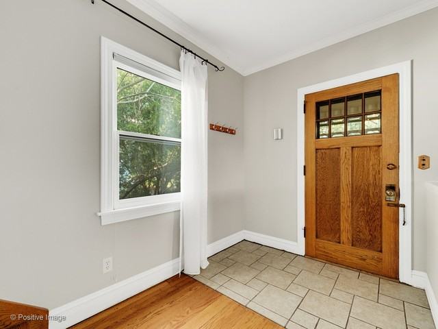 4 N Vine St - Photo 3 of 32