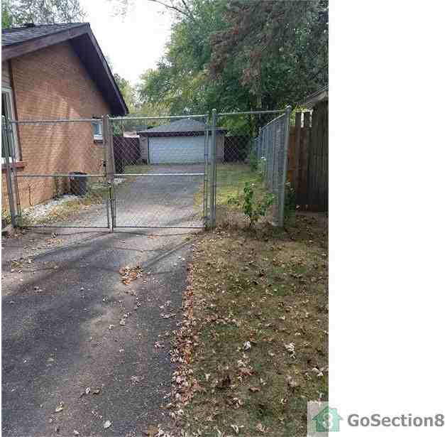 3011 Wilshire Ave - Photo 3 of 6
