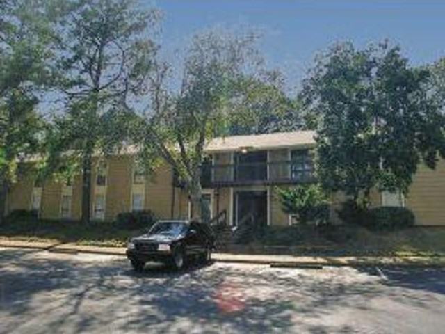 Clearbrook Village Apartments - Photo 3 of 6