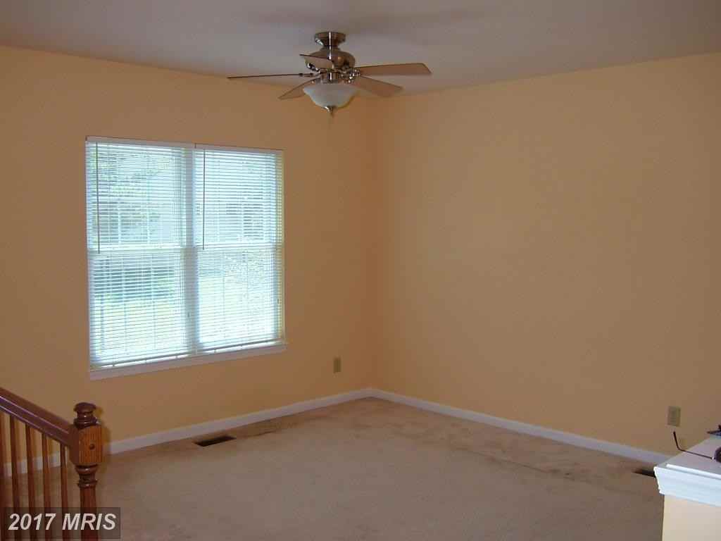 404 Club House Rd - Photo 2 of 19