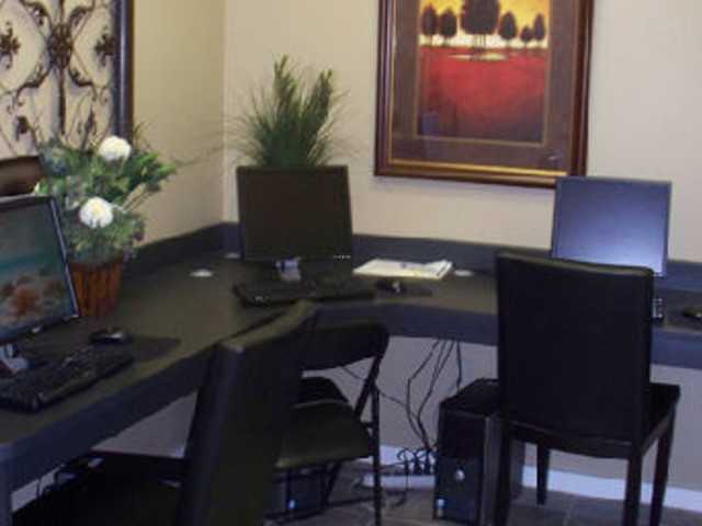 Heron Creek Apartments - Photo 3 of 4