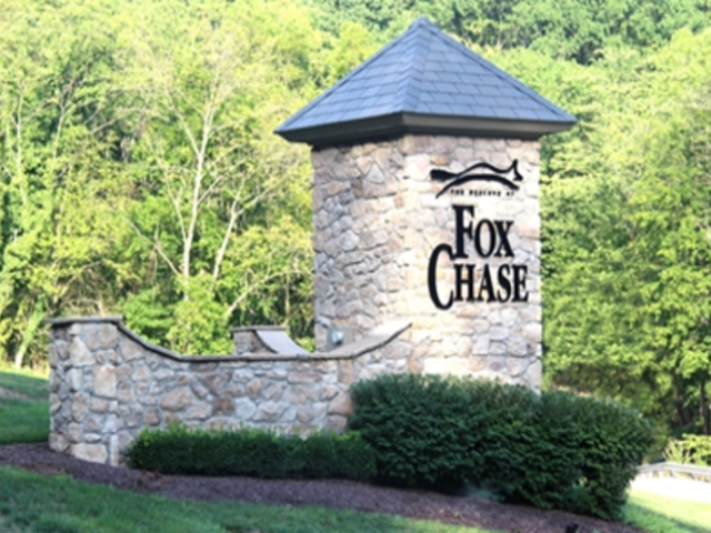 Fox Chase Luxury Apts - Photo 3 of 6