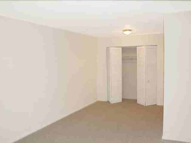 Jefferson Apartments - Photo 2 of 7