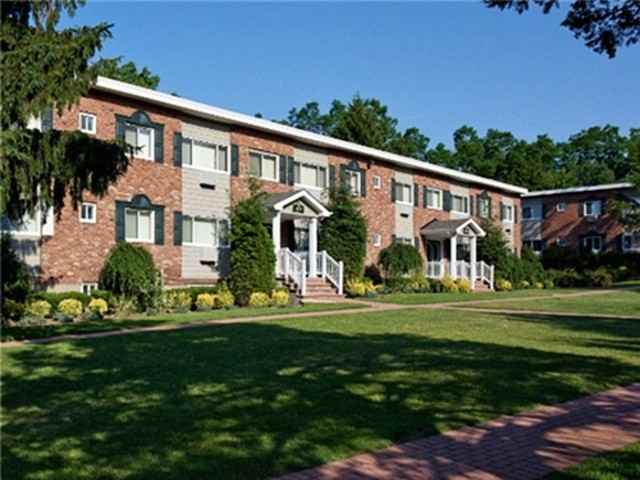 Fairfield At Hauppauge - Photo 2 of 6