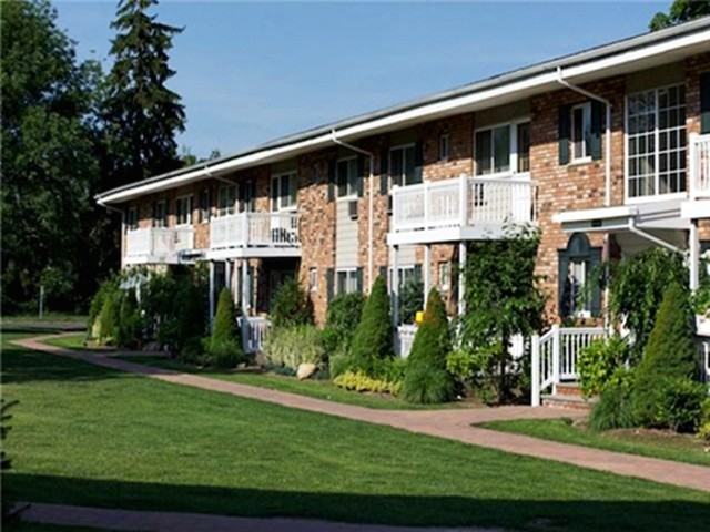 Fairfield At Hauppauge - Photo 3 of 6