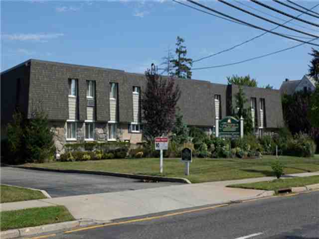 Fairfield North At Bay Shore - Photo 3 of 3