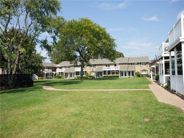 Fairfield Saxon Arms - Photo 2 of 10