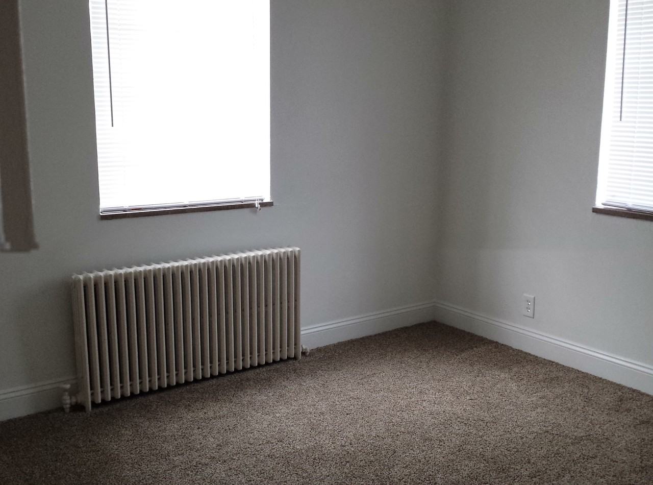 906 Walnut St - Photo 2 of 8