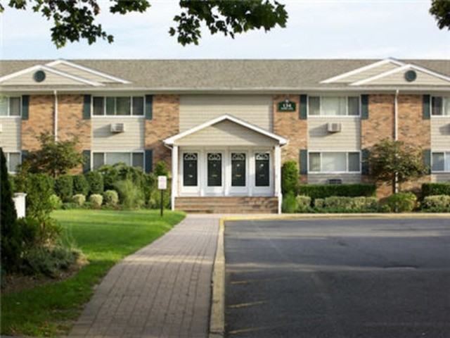 Fairfield At Babylon Village - Photo 2 of 6