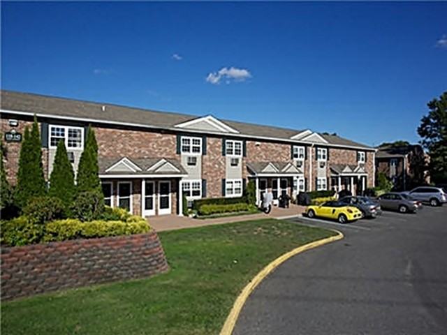 Fairfield At Woodview Gardens - Photo 3 of 6