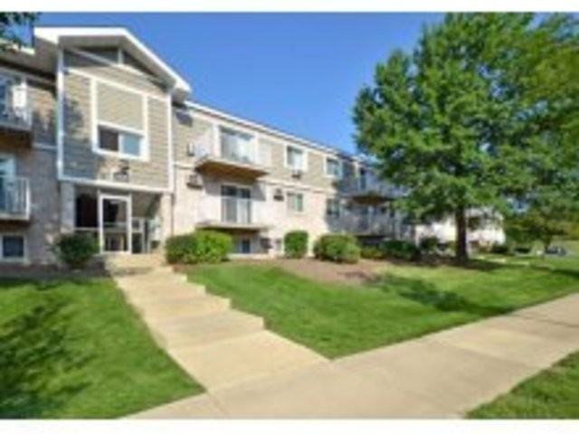 The Gates of Deer Grove - Photo 2 of 9