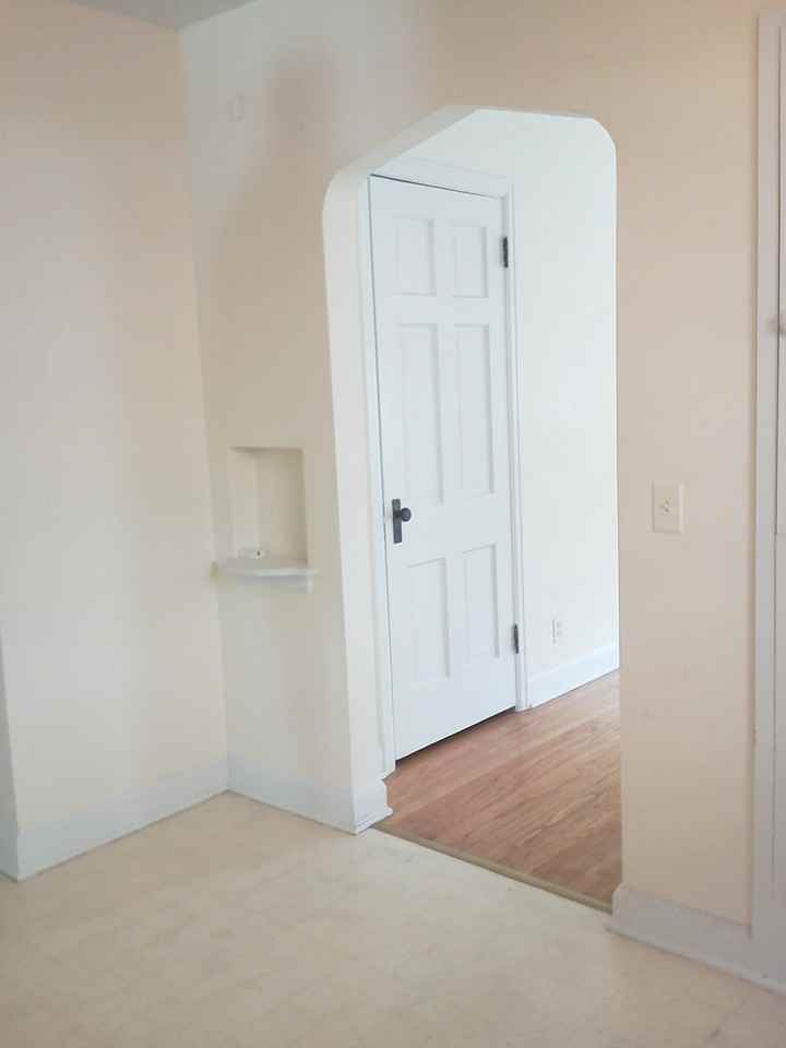 1906 University Ave - Photo 2 of 9