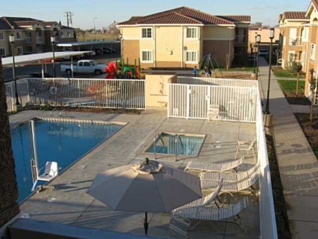 Summerset Apartments - Photo 3 of 6