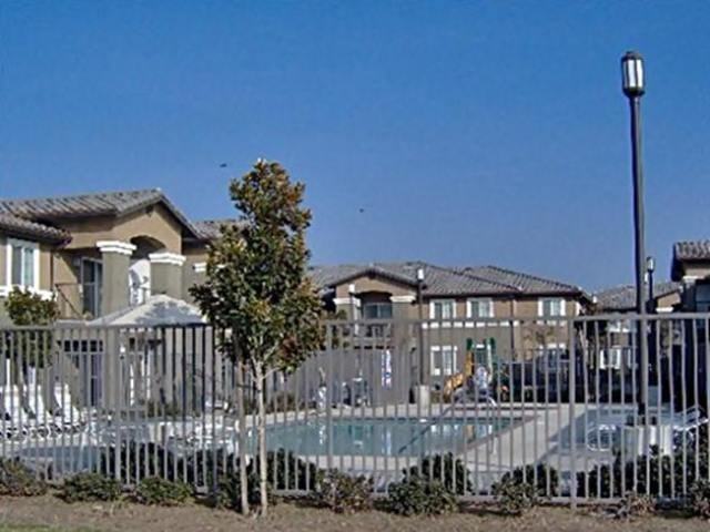 Harvard Court Apartments - Photo 2 of 24