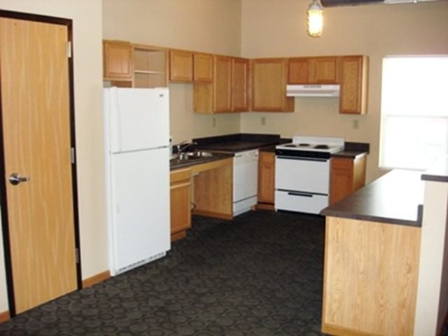 University Dale Apartments - Photo 2 of 6