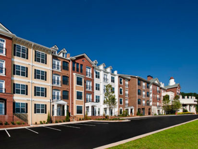 AMLI North Point - Photo 3 of 6