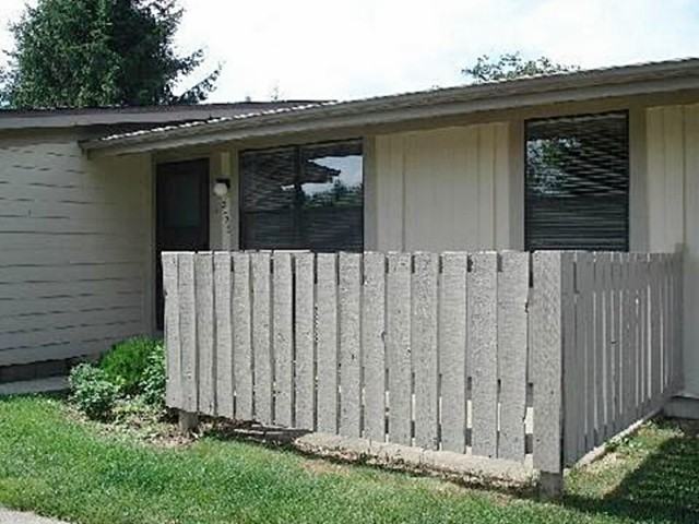 Acadia Court - Photo 3 of 6