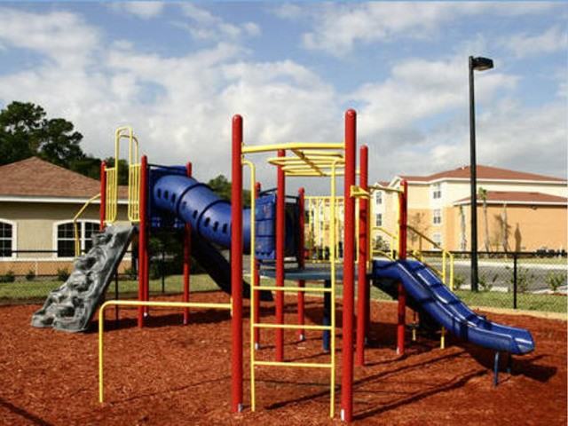 Lenox Court Apartments - Photo 2 of 6