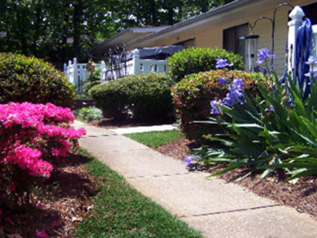 Vineyard Pointe - Photo 3 of 6