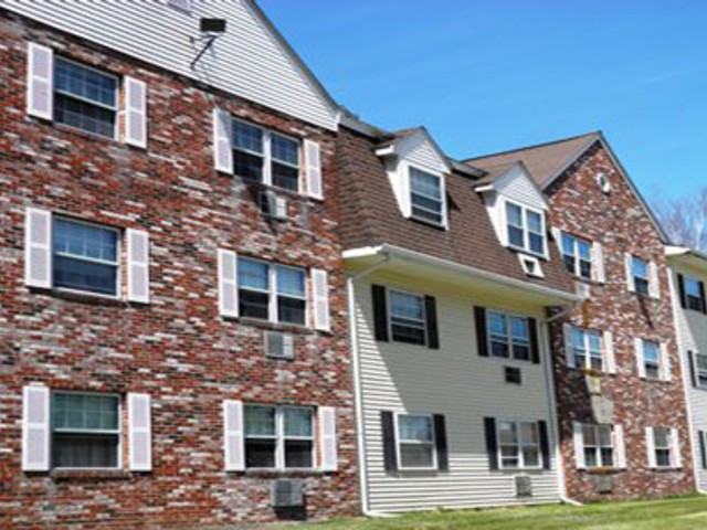 Cushing Residence - Photo 2 of 4