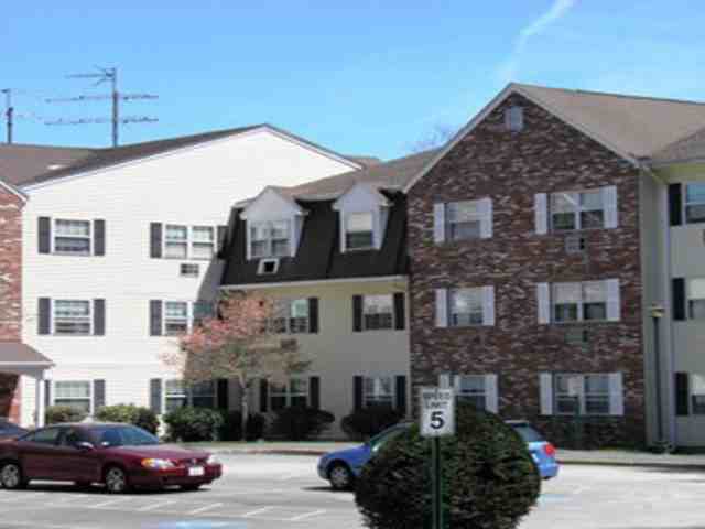 Cushing Residence - Photo 3 of 4