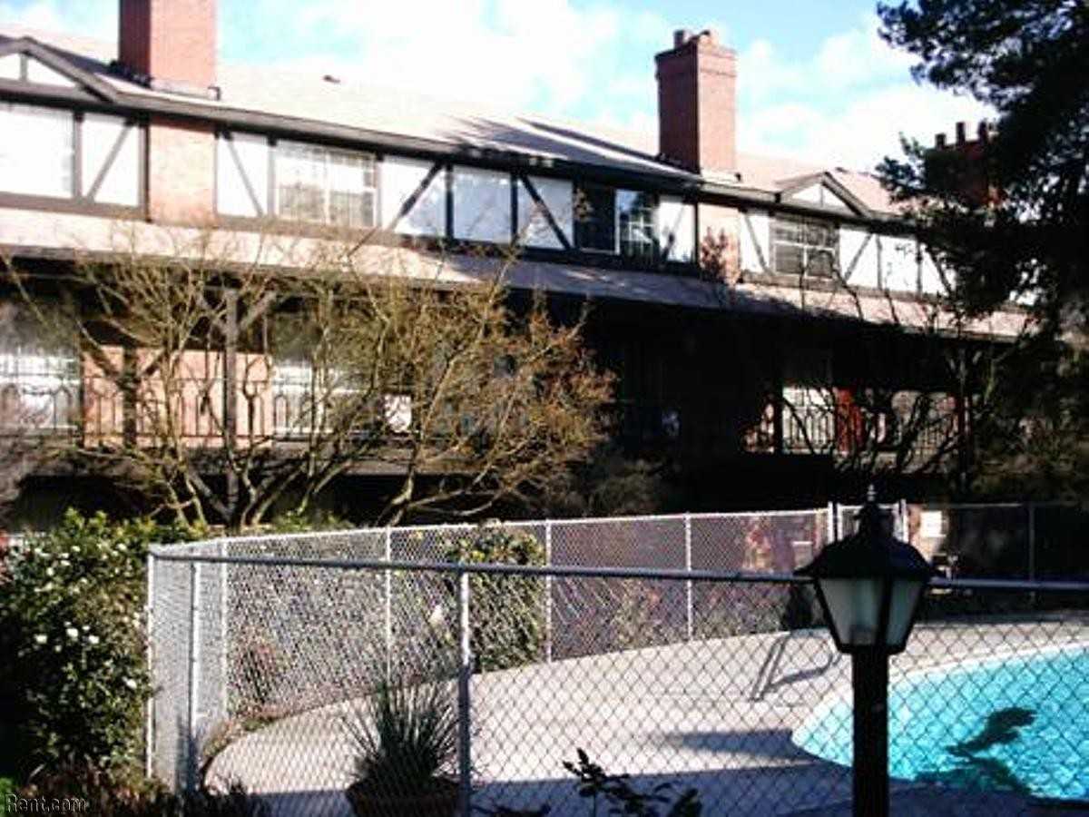 Cambridge Square Apartments - Photo 2 of 12