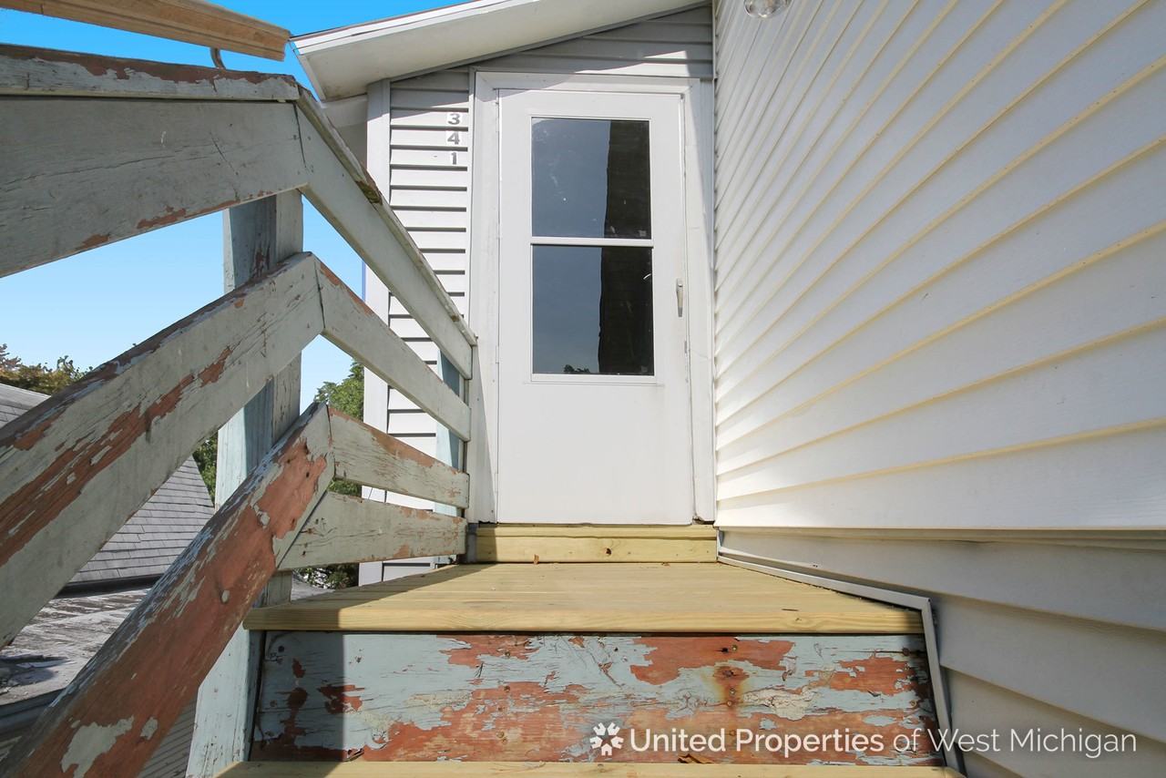 341 Brady St NW - Photo 2 of 18