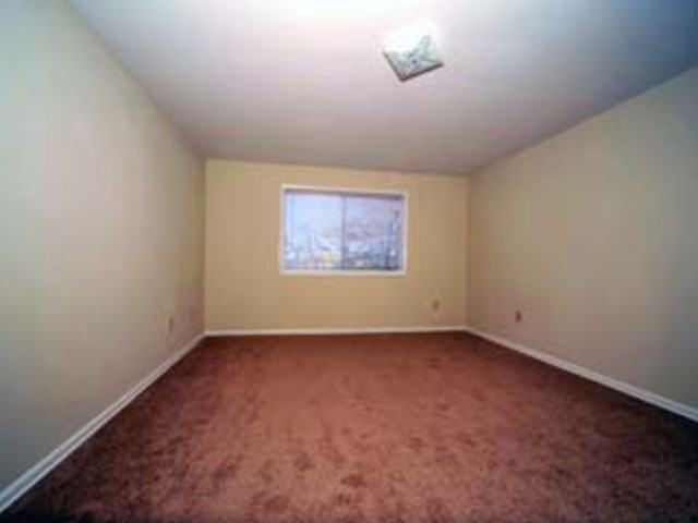 Del Vista Apartments - Photo 3 of 6