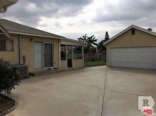 1141 S Charlotte Ave - Photo 3 of 4