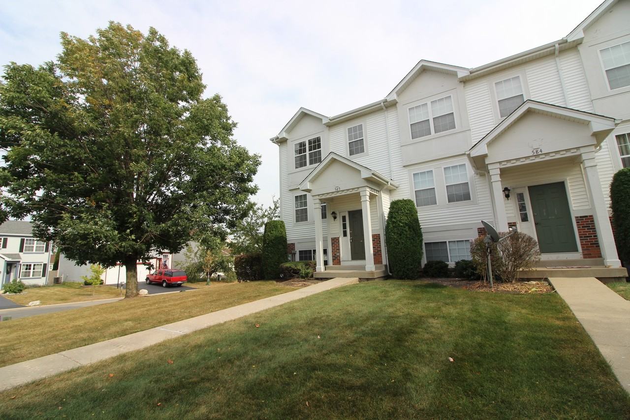 585 Holiday Ln - Photo 2 of 23