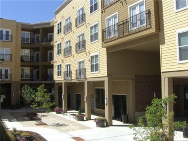 Lincoln Place Apartments - Photo 3 of 6