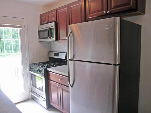 Hampshire Terrace Apartments - Photo 2 of 6