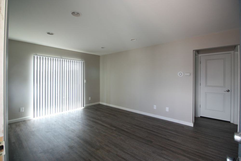 1990 W Pacific Pl - Photo 2 of 17