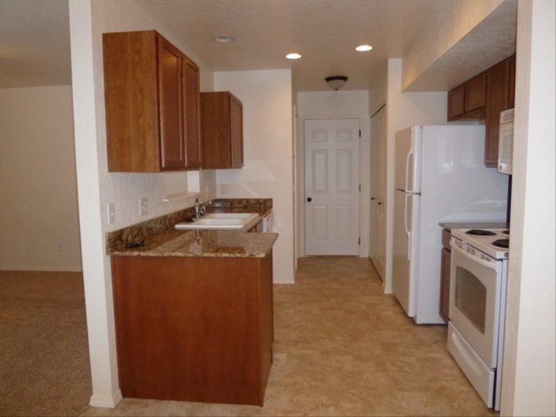 573 Lupine St - Photo 2 of 8