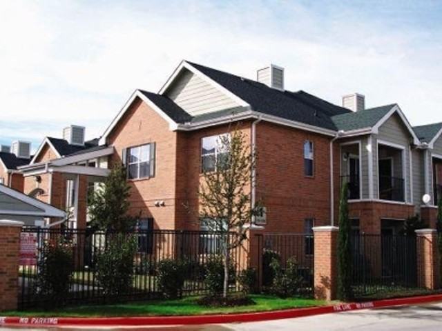 Skyway Villas - Photo 3 of 6