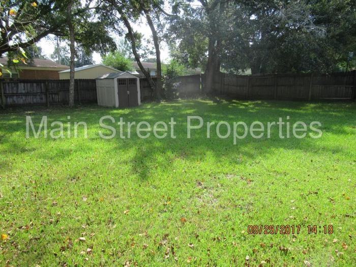 7045 Santa Barbara St - Photo 2 of 8