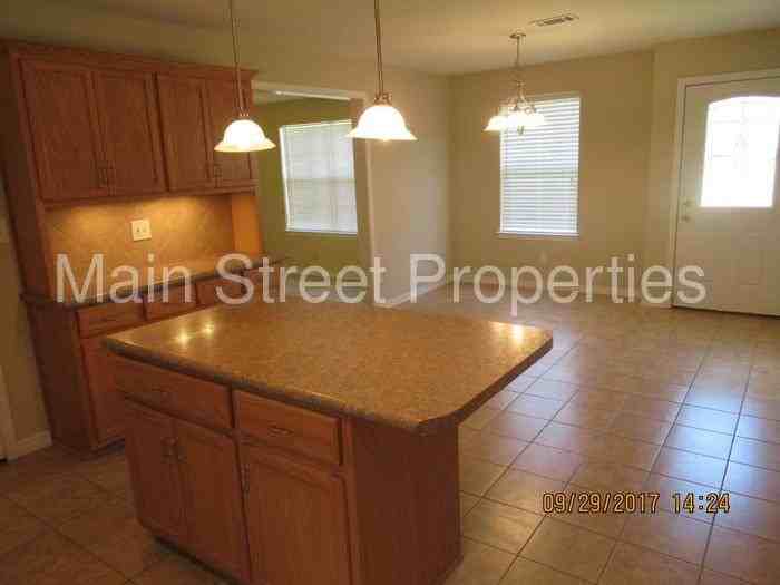 7045 Santa Barbara St - Photo 3 of 8