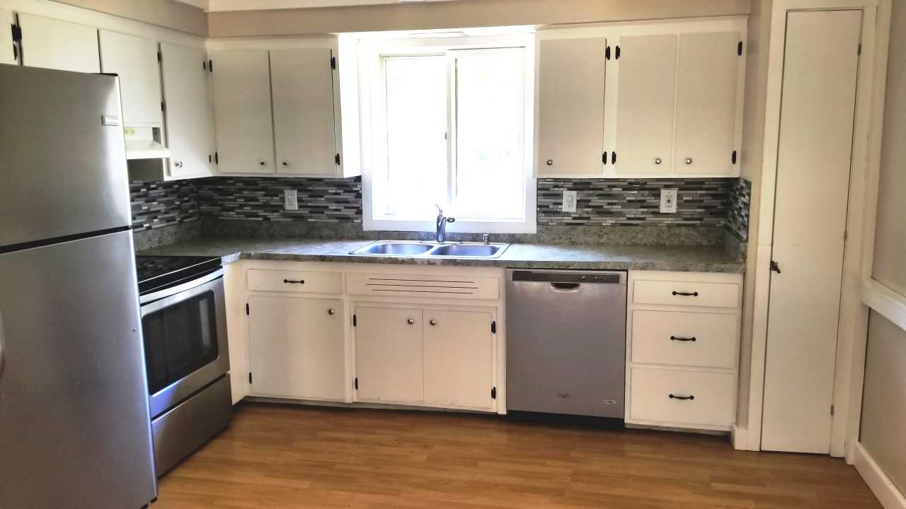 353 Claymore Blvd - Photo 2 of 10