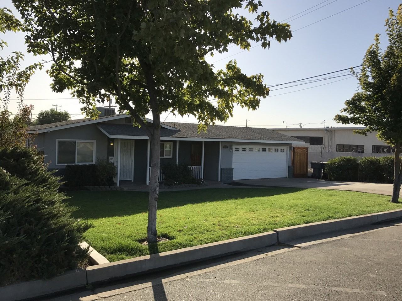 6940 3rd St - Photo 3 of 10