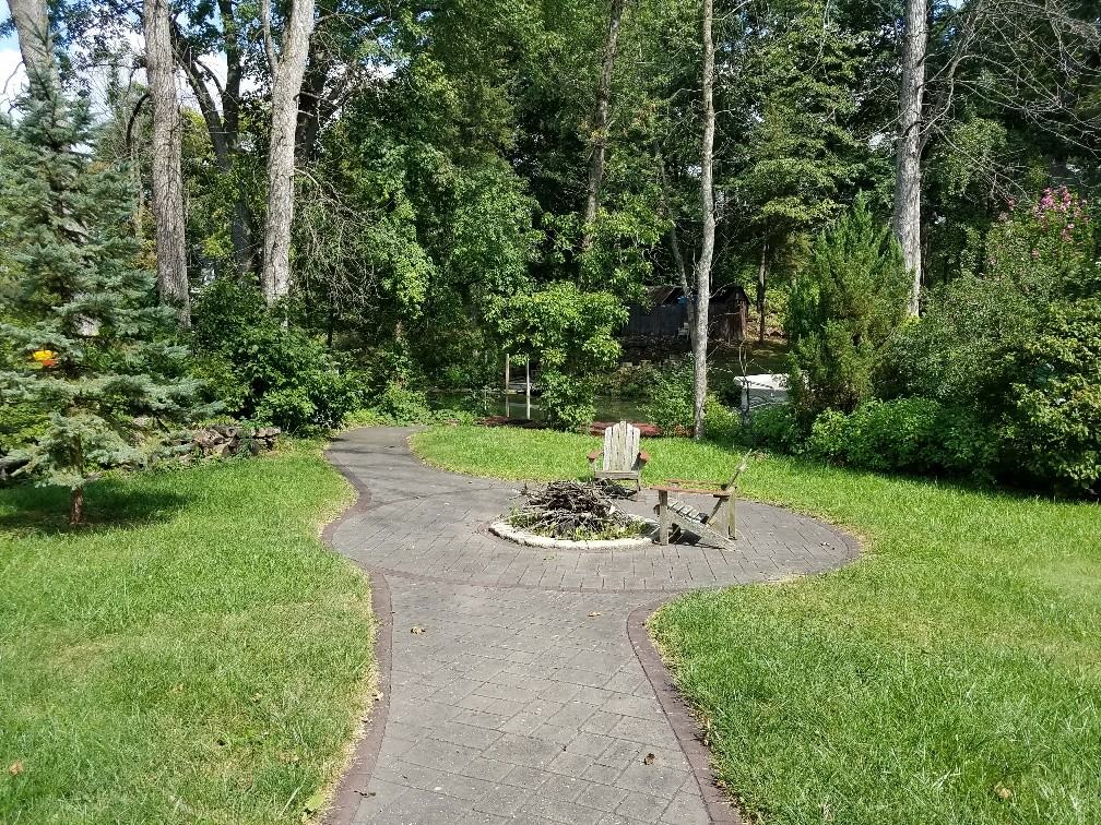 3015 Cottonwood Ct - Photo 3 of 17