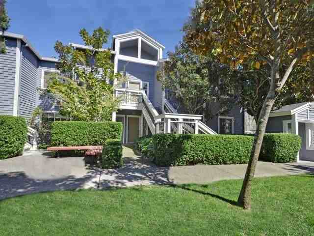 Larkspur Courts - Photo 2 of 7