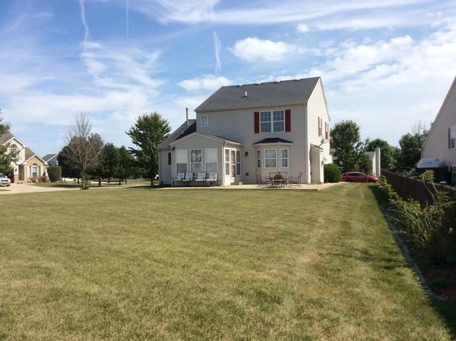 2113 Ashbrook Ct - Photo 2 of 20