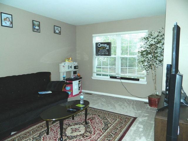 112 Holiday Ln #112 - Photo 3 of 7