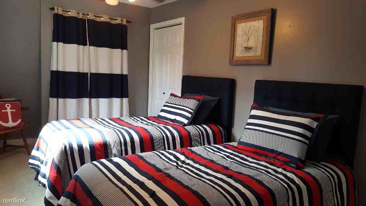 414 N River Rd - Photo 3 of 10