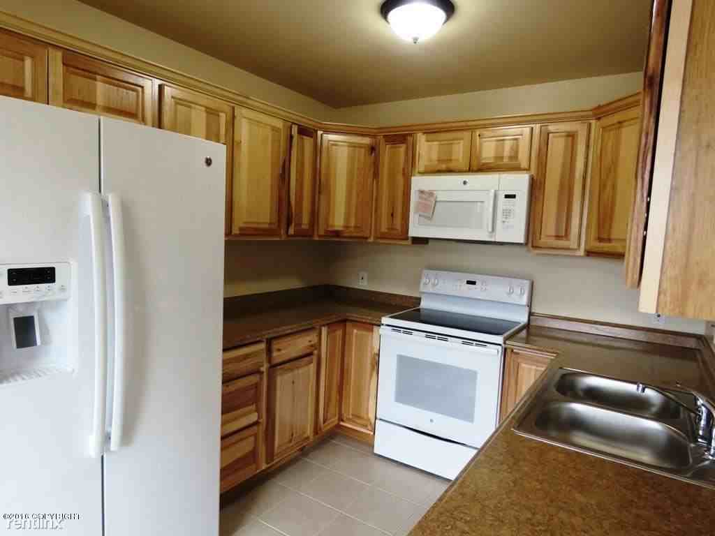 1005 East End Rd #1 - Photo 2 of 7