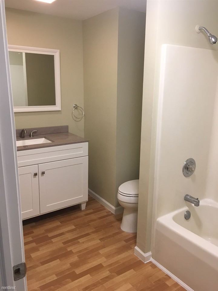 712 Grove St - Photo 2 of 4