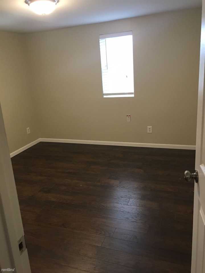 712 Grove St - Photo 3 of 4